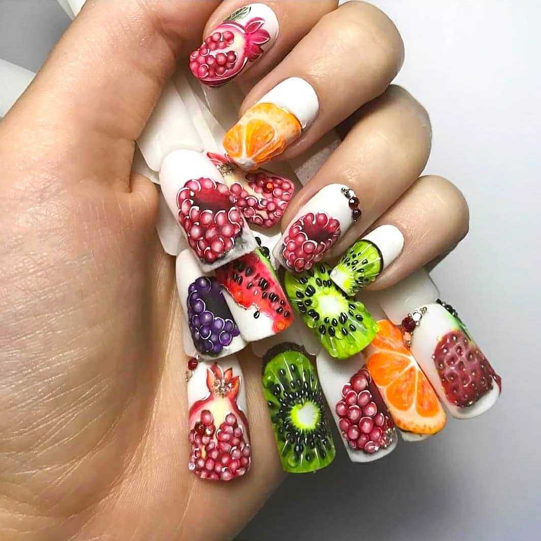Маникюр со «съедобной» тематикой от фруктов до ягод (40 фото): пошаговый дизайн ногтей с лаком ягодного цвета и изображениями еды