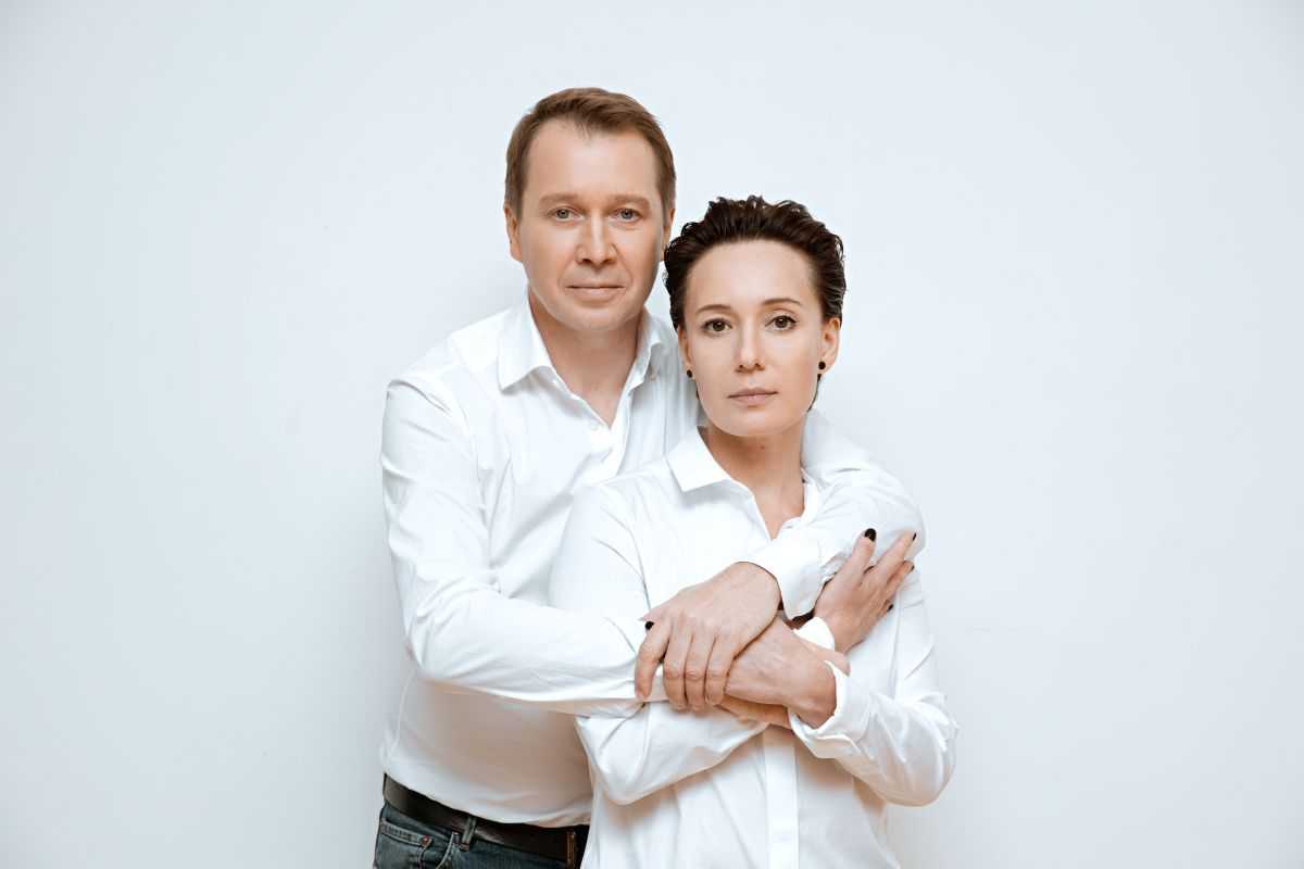 Евгений миронов фото с женой