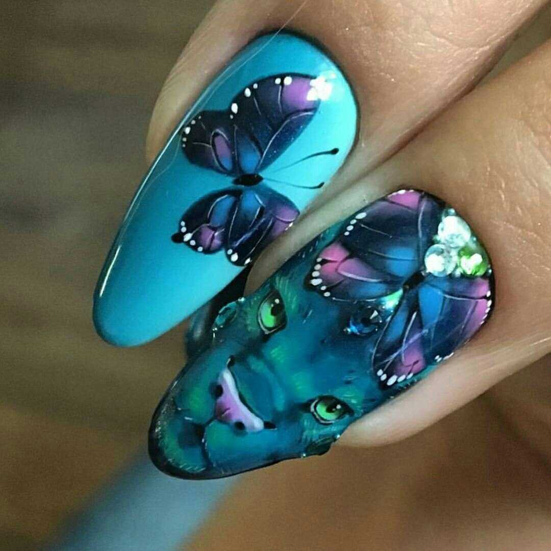 Маникюр с бабочками